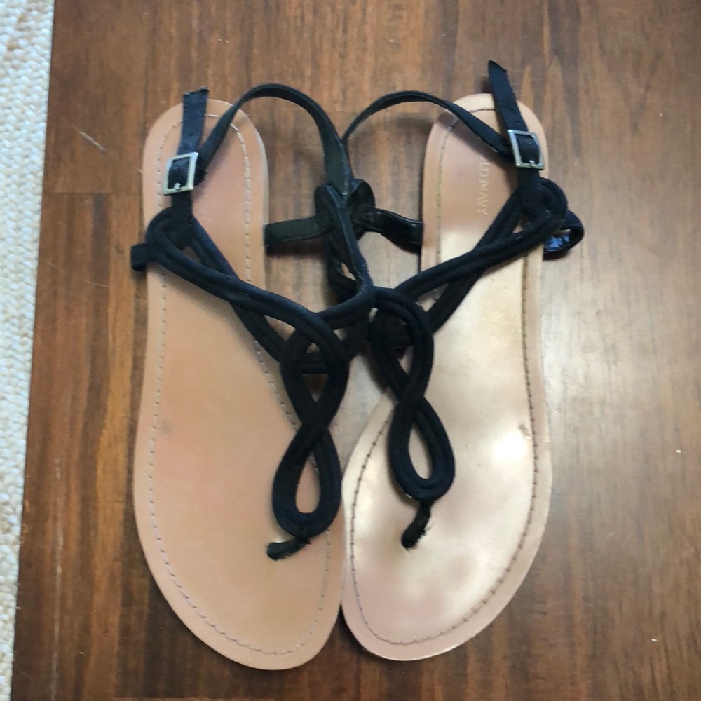 Black Old Navy sandals
